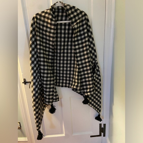 J Crew Buffalo Plaid Black White Cape Poncho Wrap - Picture 2 of 7